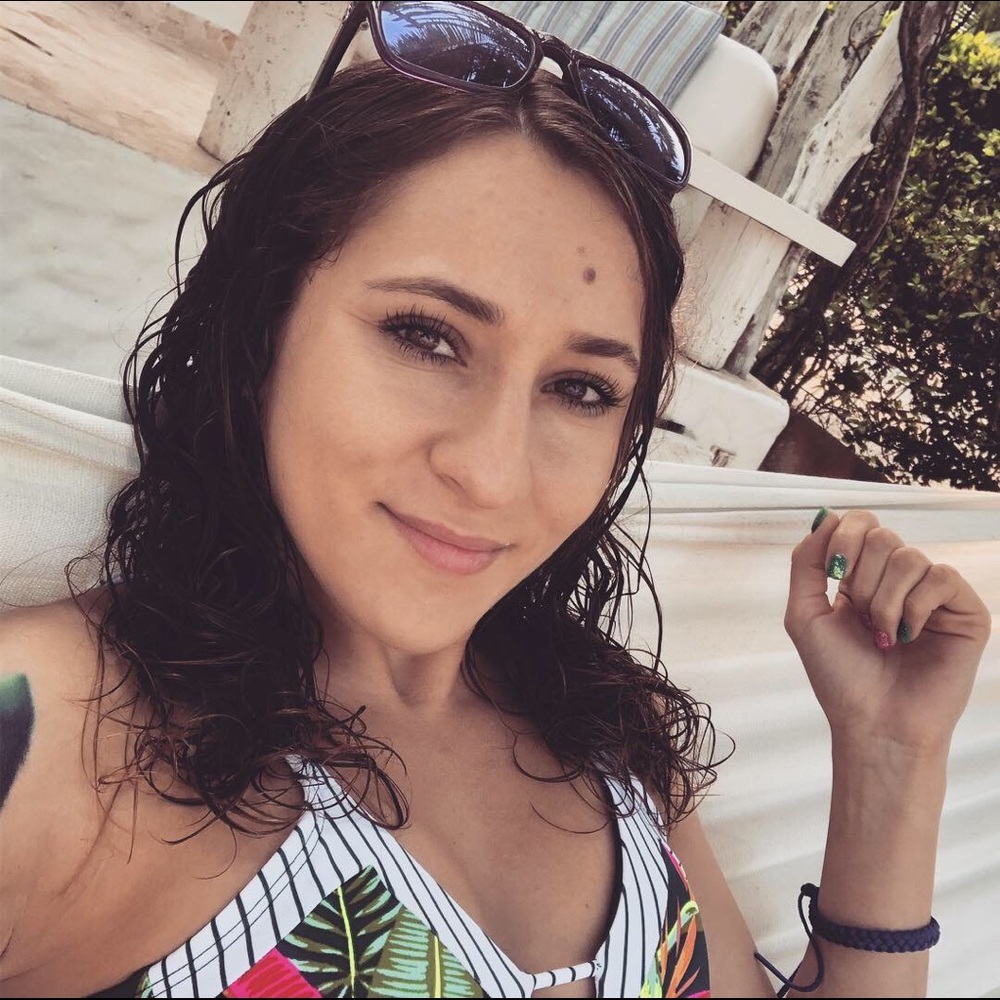 Meet your Posher, Caasi